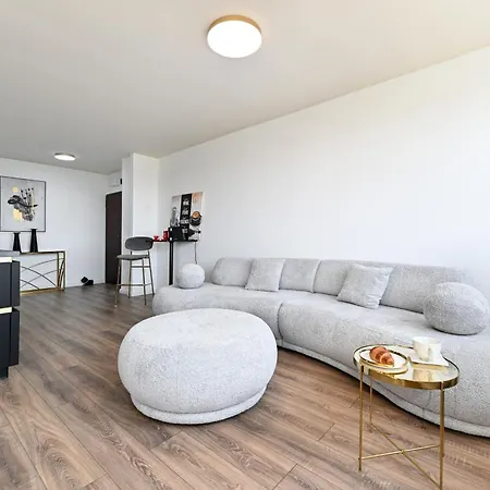 Apartment Luxury Fani & Sons
