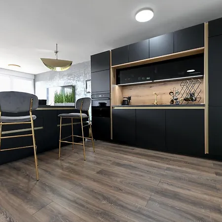 Apartment Luxury Fani & Sons