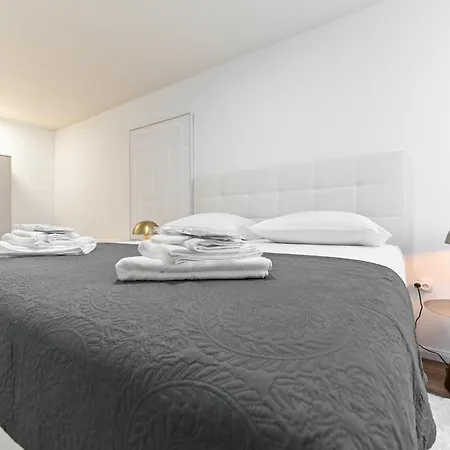 Luxury Fani & Sons *